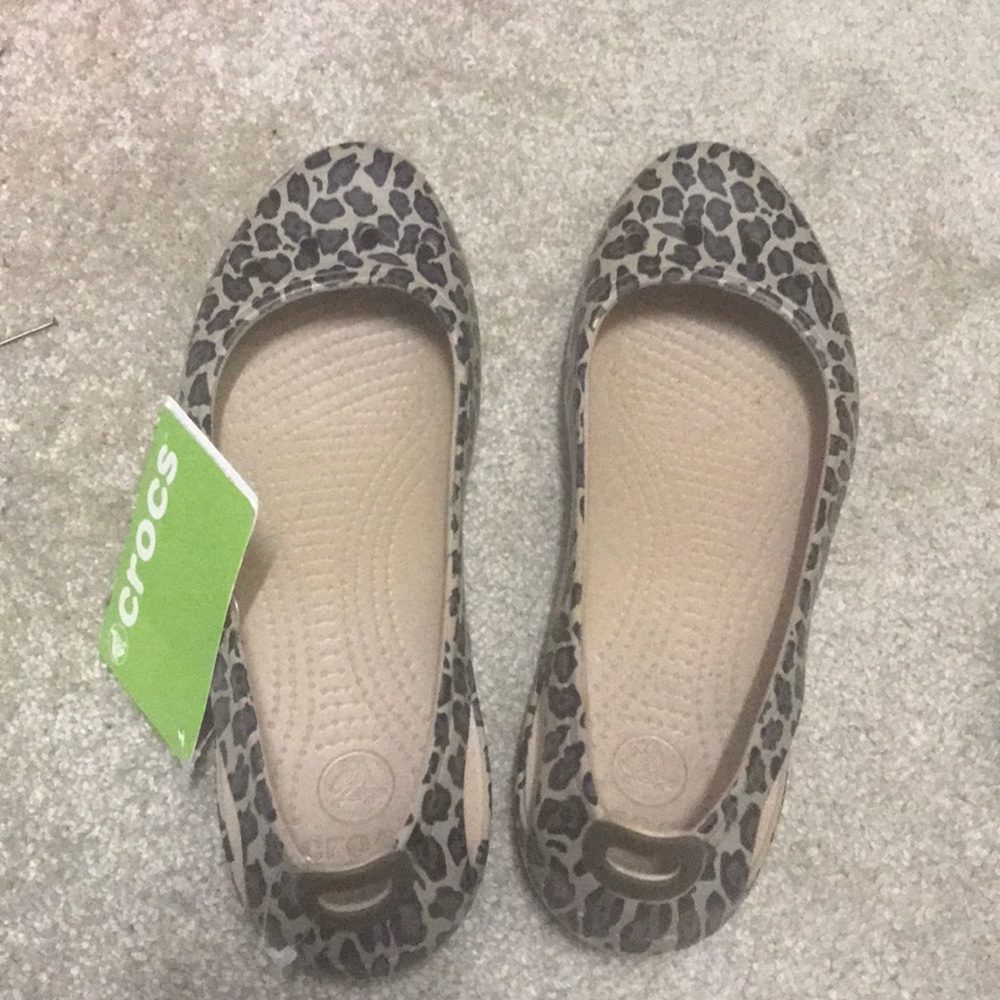Leopard crocs